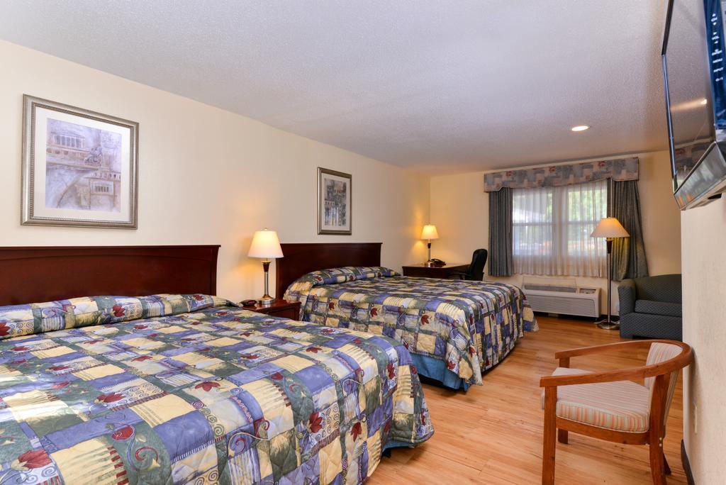 Tower Inn And Suites Of Guilford / Madison Kültér fotó